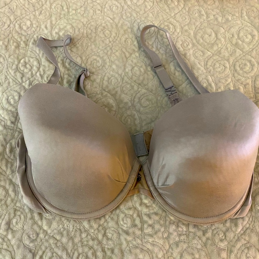 Victoria’s Secret 36DD bra